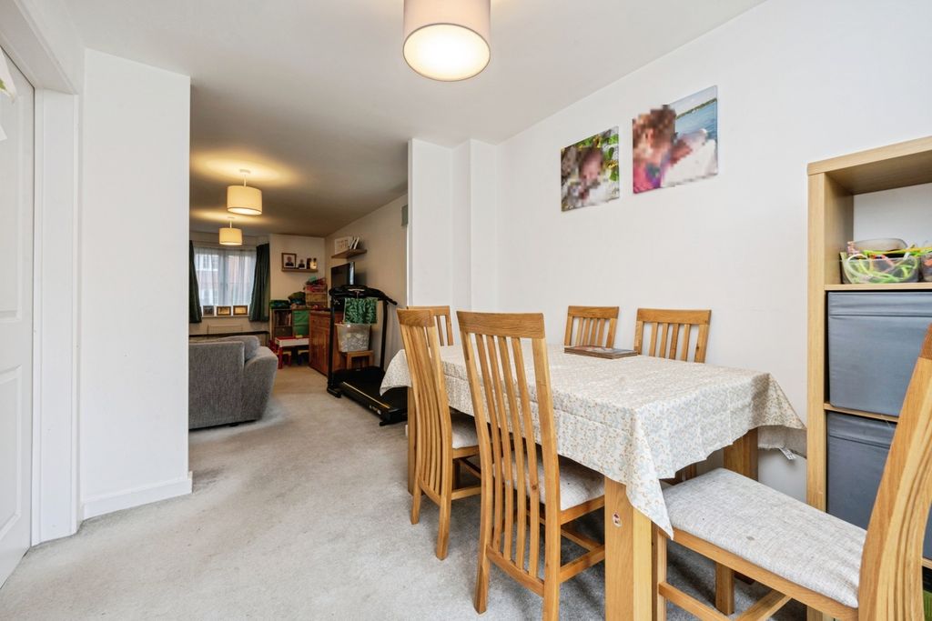 Property photo 3 of 25 Pbox-Img.Jpg