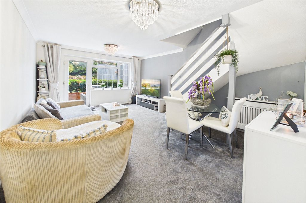 Property photo 2 of 10 Living Room