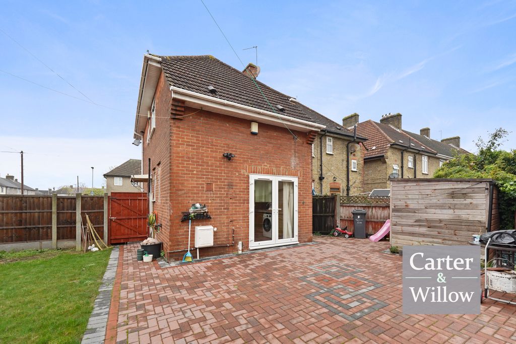 Property photo 3 of 14