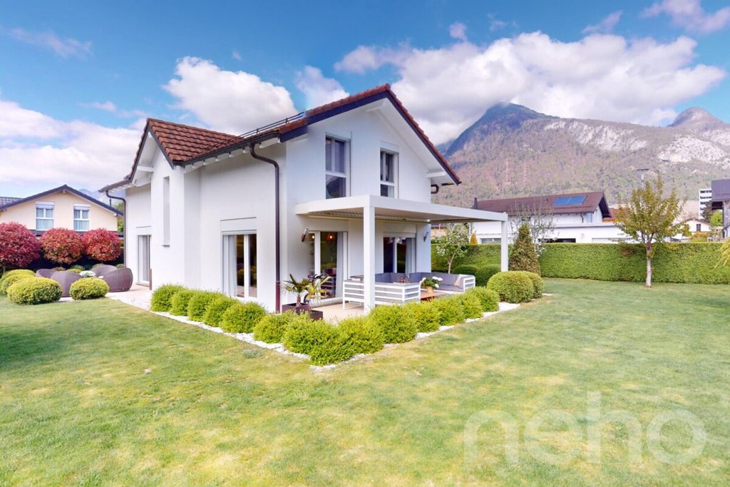 Property photo 1 of 13