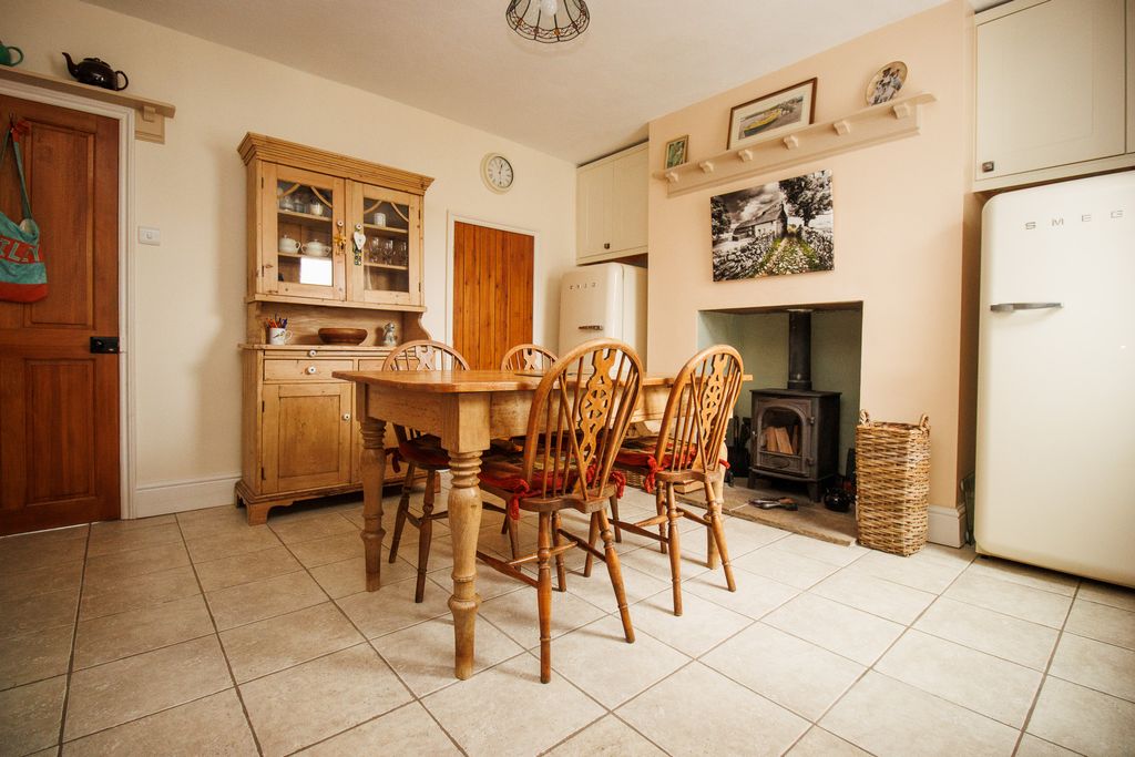 Additional image 6 of 4 bed terraced house for saleWest Avenue, Filey YO14