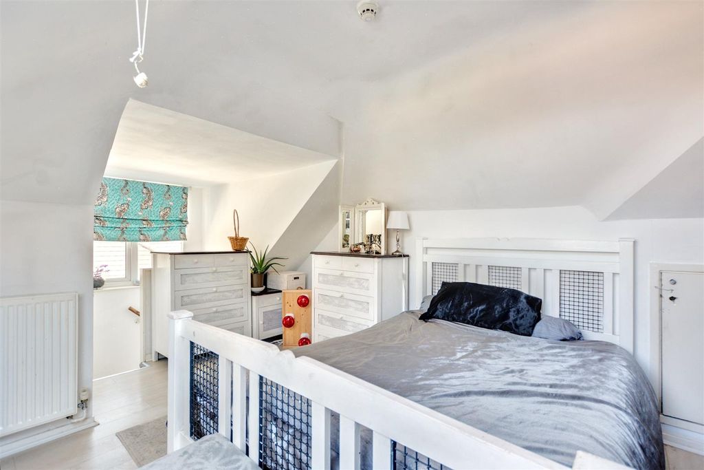 Property photo 2 of 28 Bedroom 1_3.Jpeg