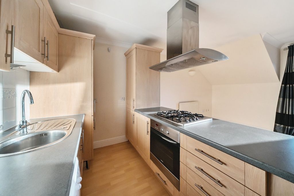 Property photo 3 of 12 Kitchen