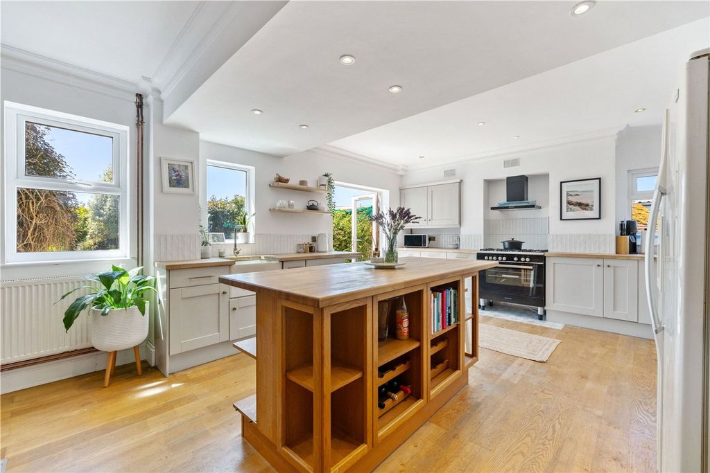 Property photo 3 of 24 Kitchen