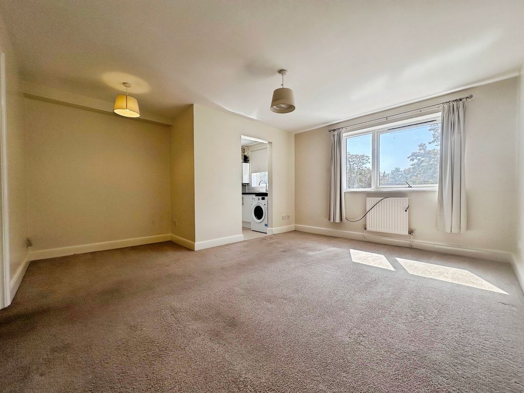 Property photo 3 of 8 Pbox-Img.Jpg