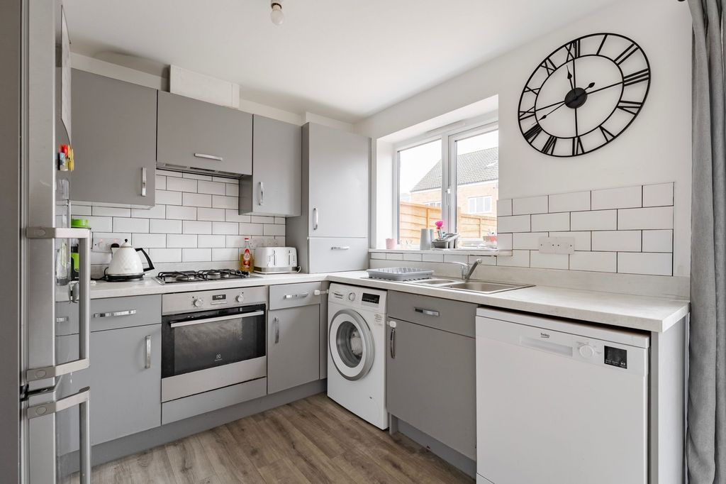 Property photo 3 of 16