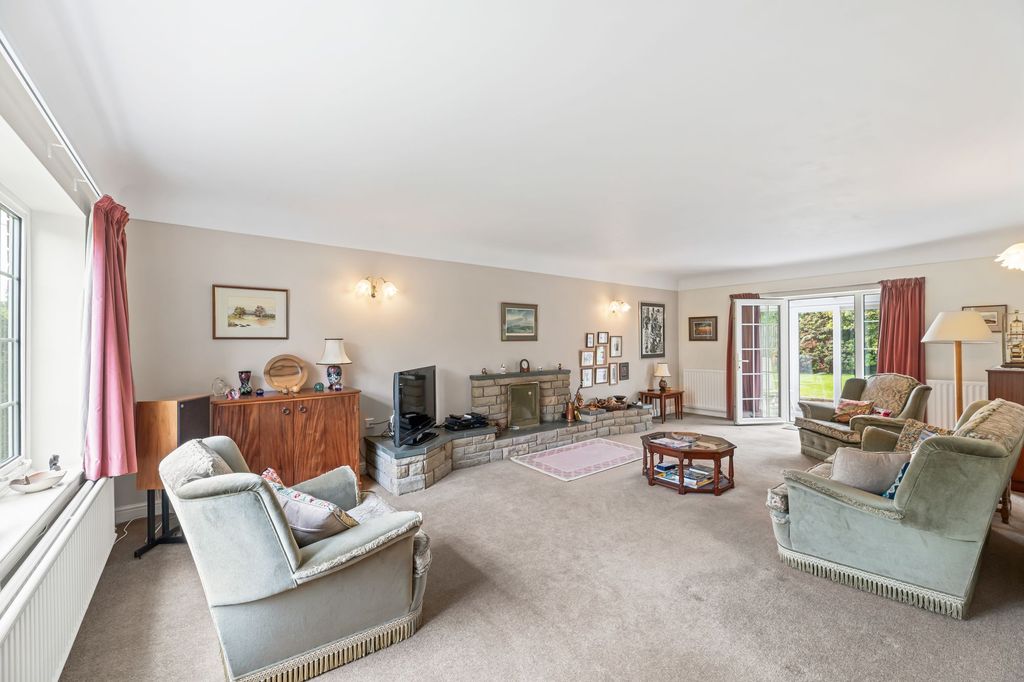 Property photo 2 of 30