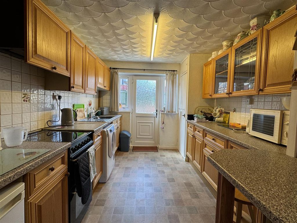 Property photo 2 of 14 Kitchen Breakfast Room