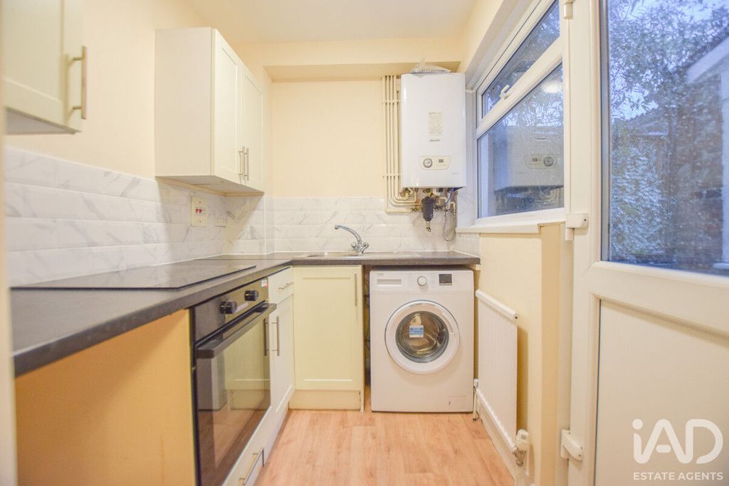 Property photo 2 of 6