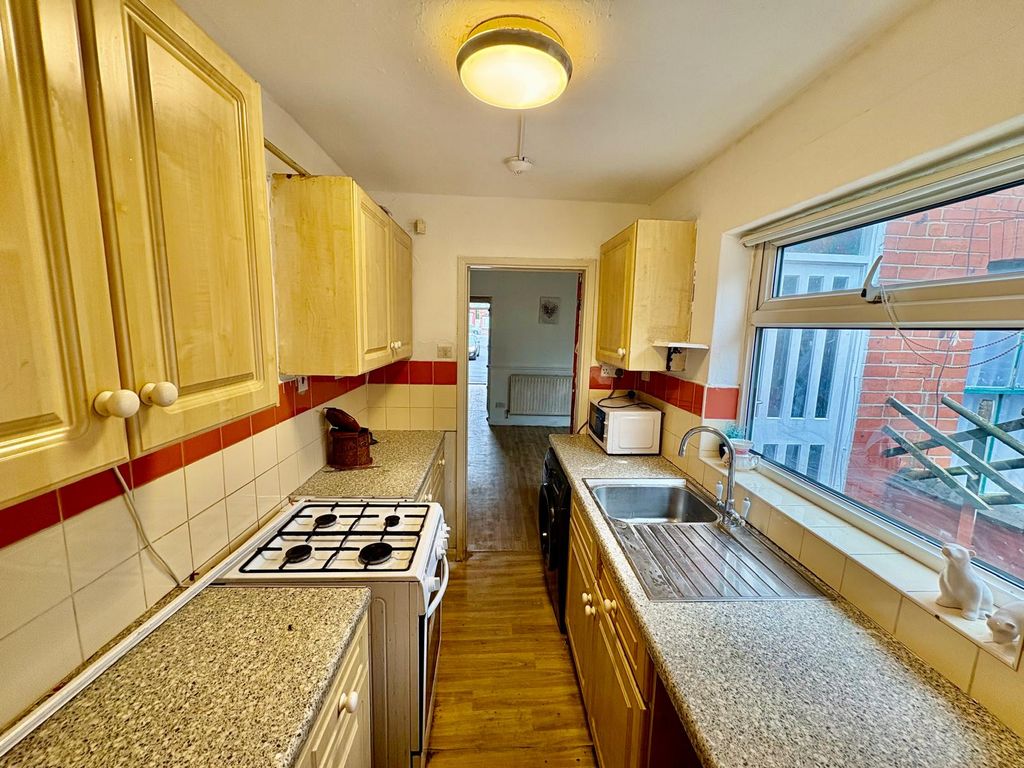 Property photo 2 of 8