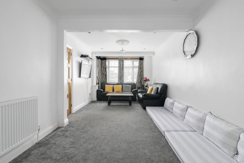 Property photo 2 of 16 Gallery