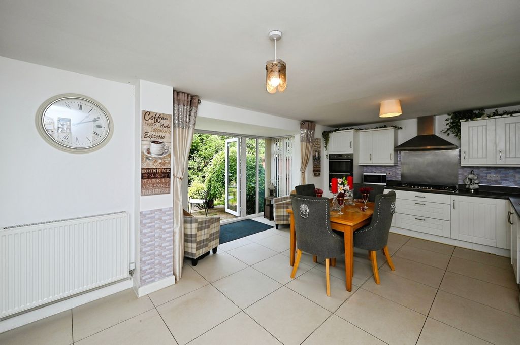 Property photo 3 of 16 Photo