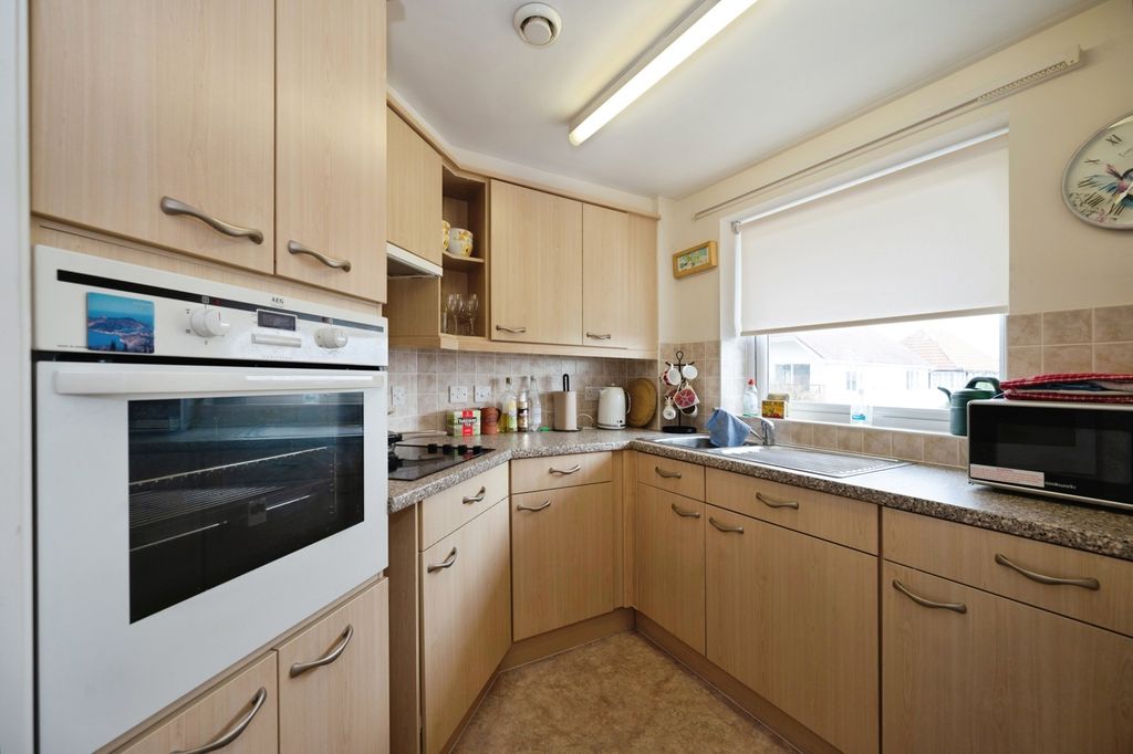 Property photo 3 of 15 Photo