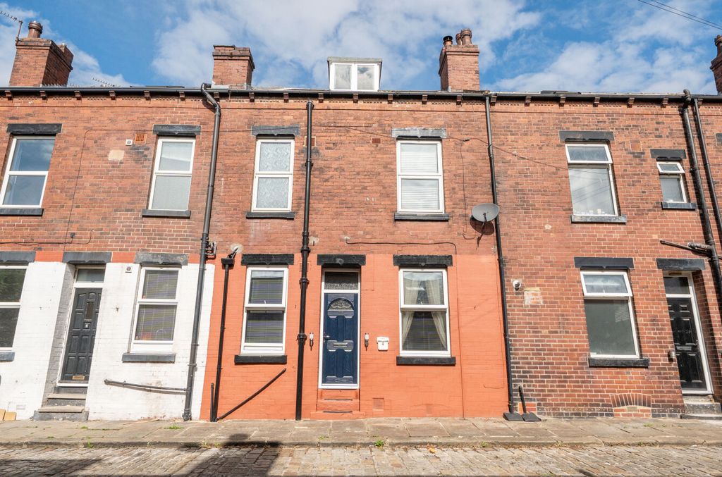 Property photo 1 of 19 1328651-1-688743c...