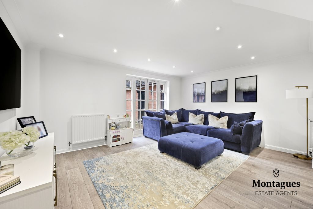 Property photo 3 of 27 Photo 3