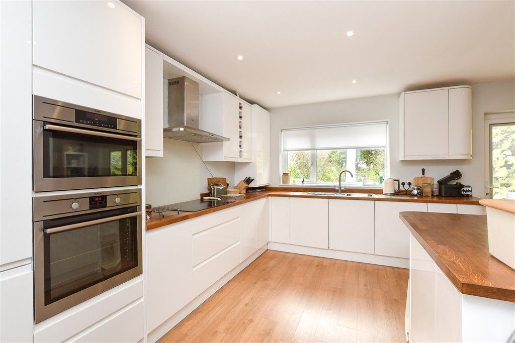 Property photo 2 of 14 Kitchen/Breakfast Room