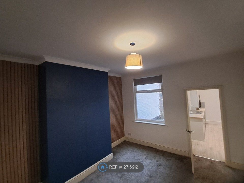 Property photo 2 of 14 Living Room/Dining Room