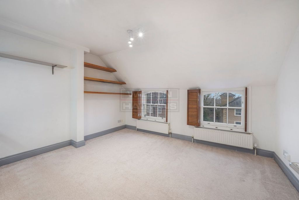 Property photo 3 of 9