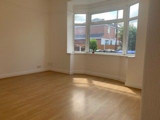 Property photo 3 of 8 Lounge