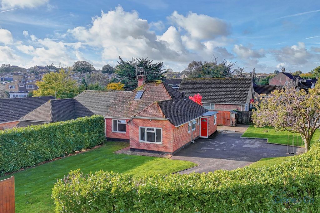 Property photo 1 of 28