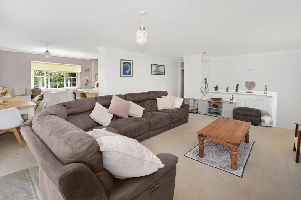 Property photo 3 of 19