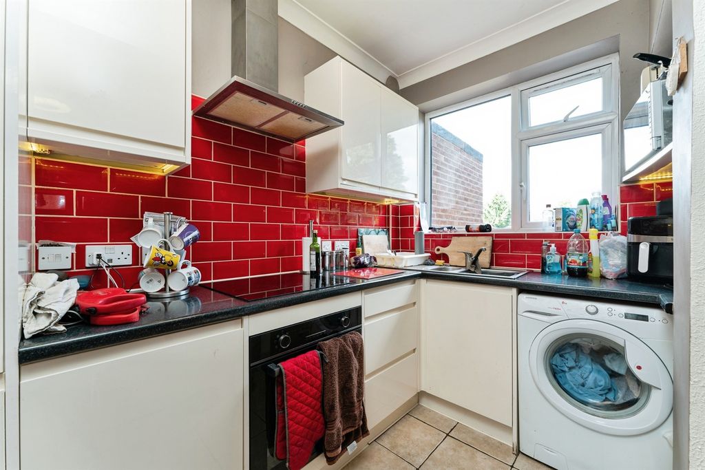 Property photo 3 of 17