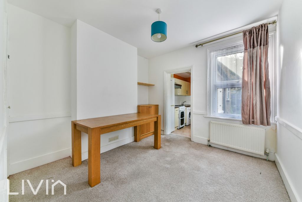 Property photo 3 of 9 Dartnell Road, 5-1