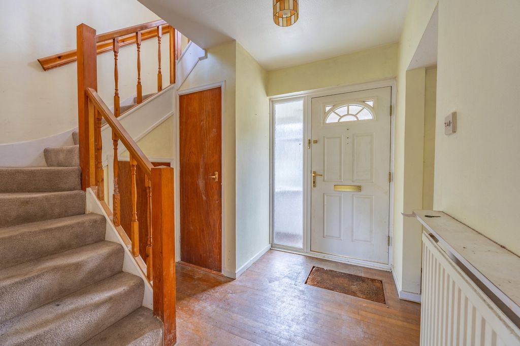 Property photo 2 of 39