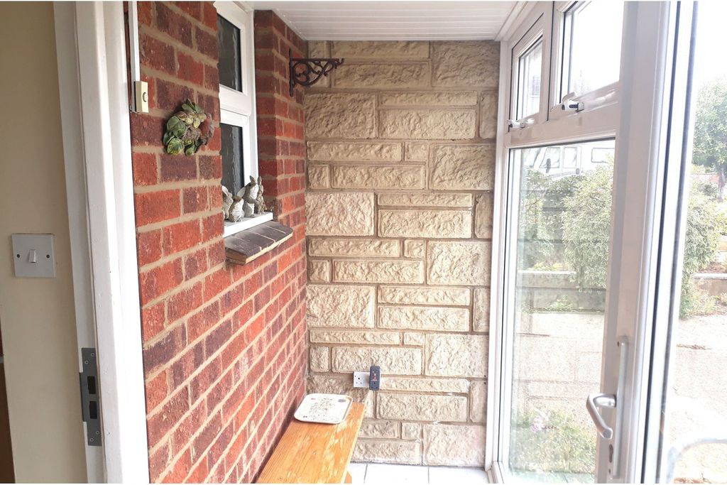Property photo 3 of 26