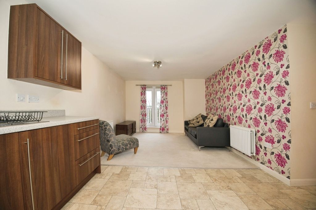 Property photo 2 of 15 Living/Dining Area