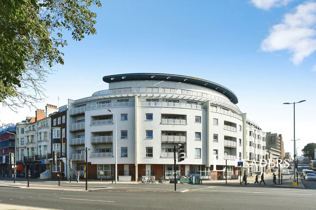Property photo 1 of 16 Pbox-Img.Jpg