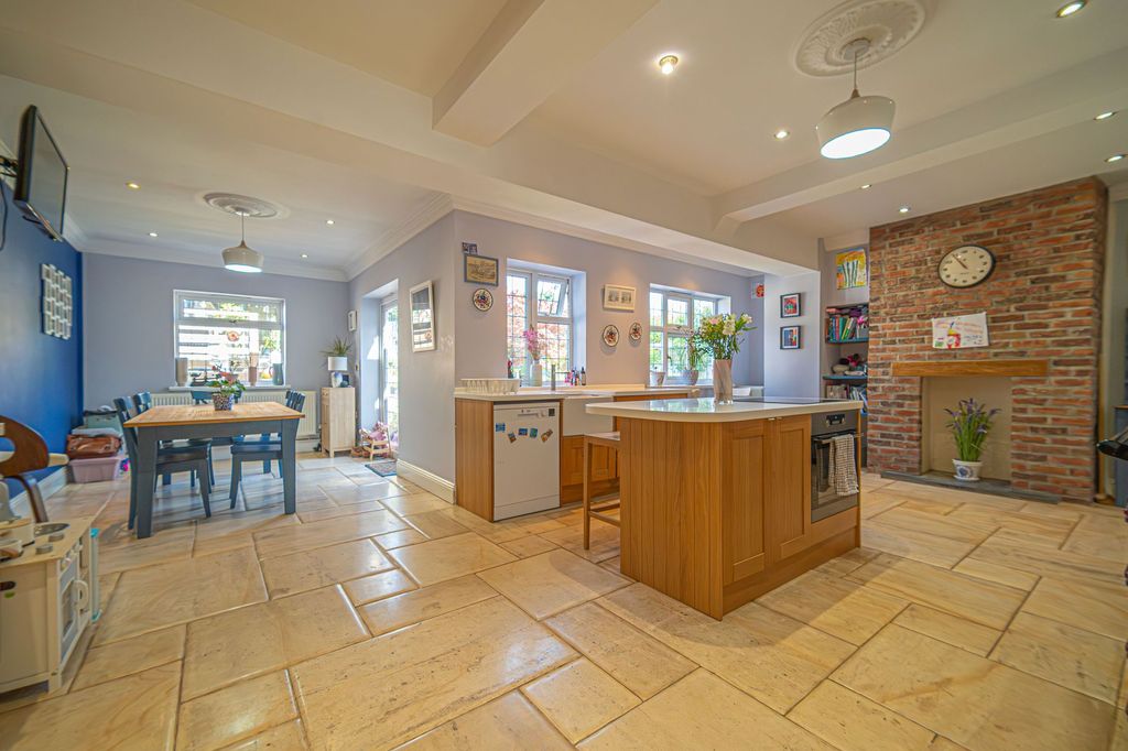 Property photo 3 of 56
