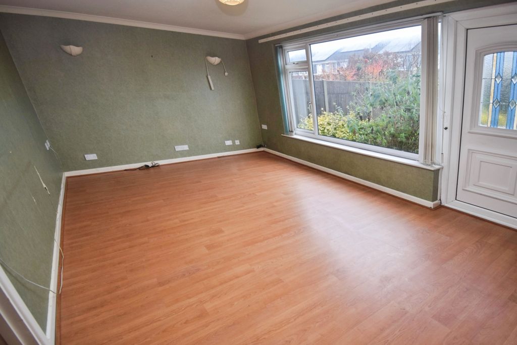 Property photo 2 of 10 New Living Room