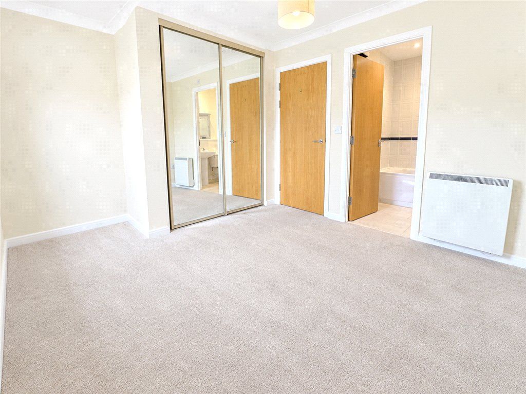 Property photo 3 of 8 Picture No. 01