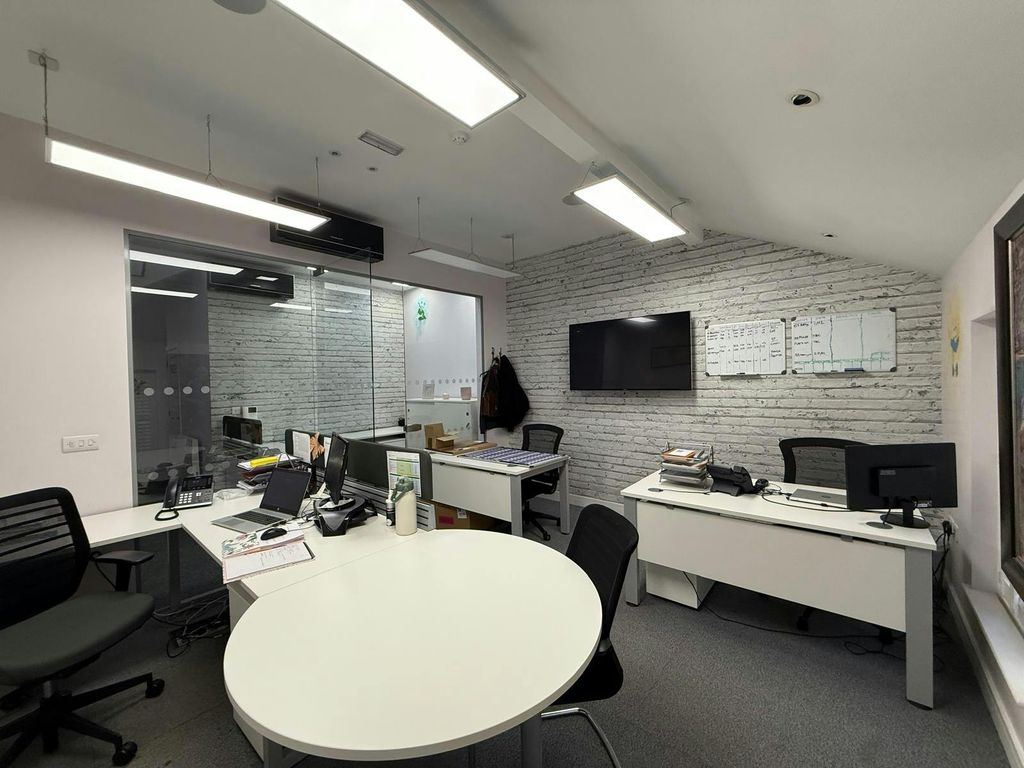 Property photo 2 of 9 3.Jpg