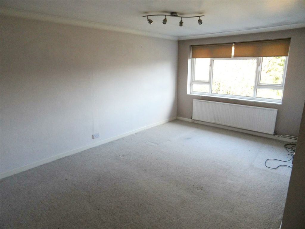 Property photo 2 of 7 4379422
