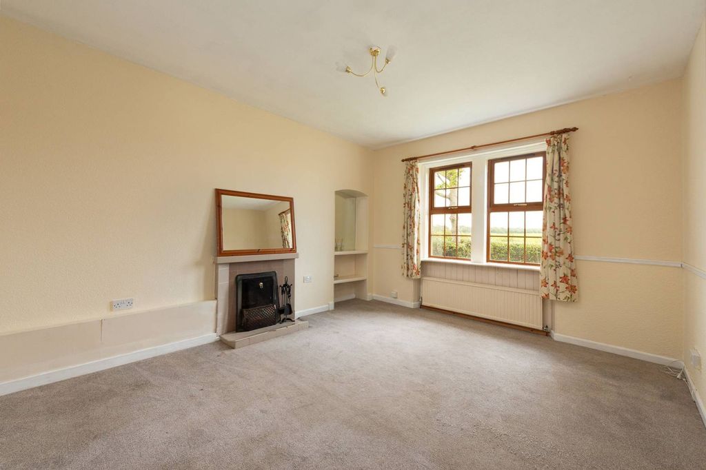 Property photo 3 of 22 Sitting Room