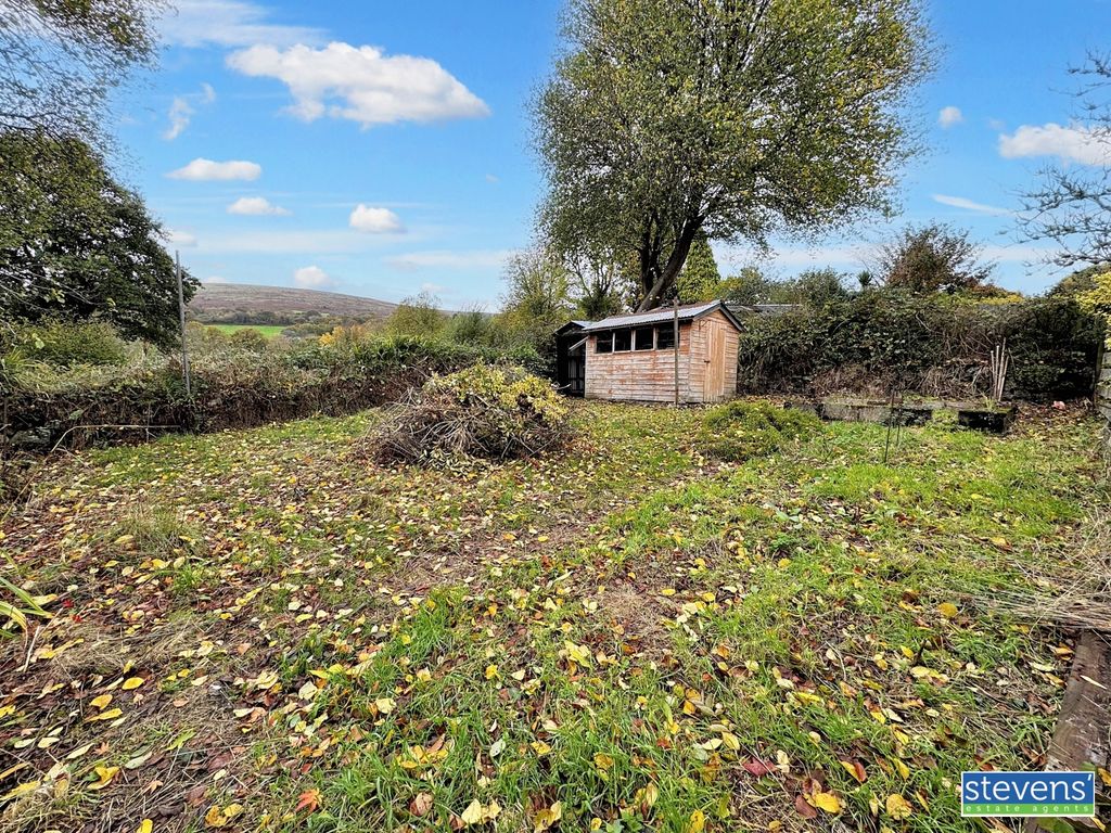 Property photo 2 of 19 Image00006