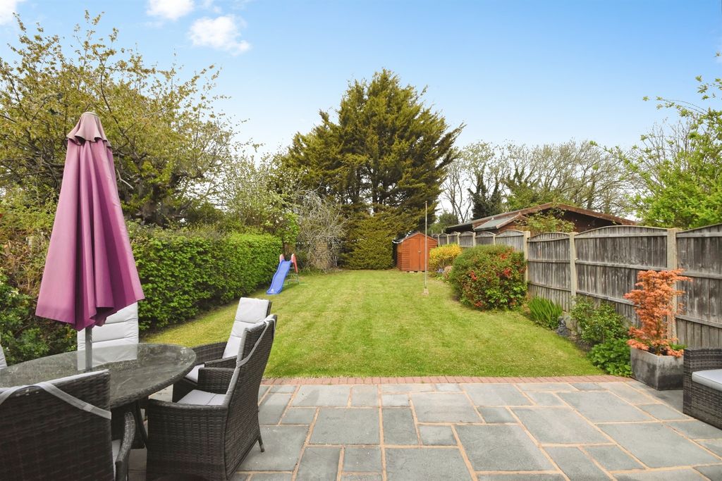 Property photo 3 of 23