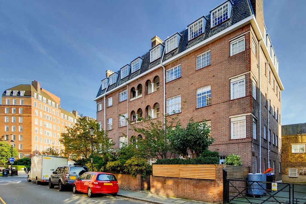 Property photo 1 of 6 Arundel Court