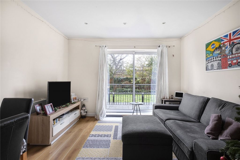 Property photo 3 of 8 Picture No. 05