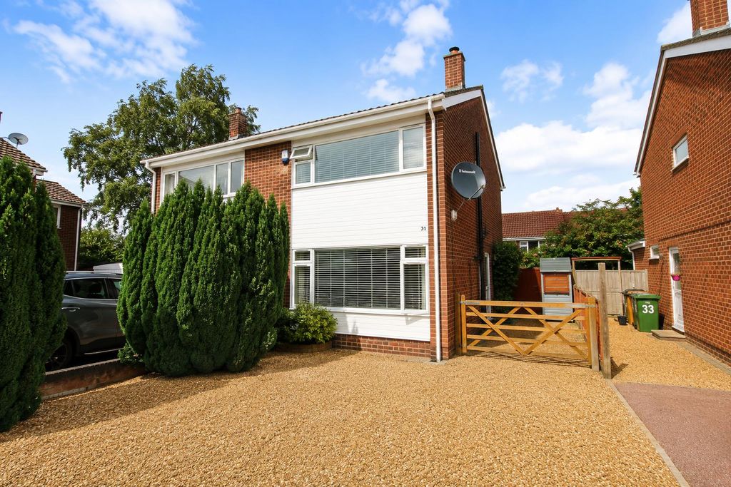 Property photo 1 of 14 ee0cc772-50E4-4c9B-B6B1-10107c5Dd46F.Png