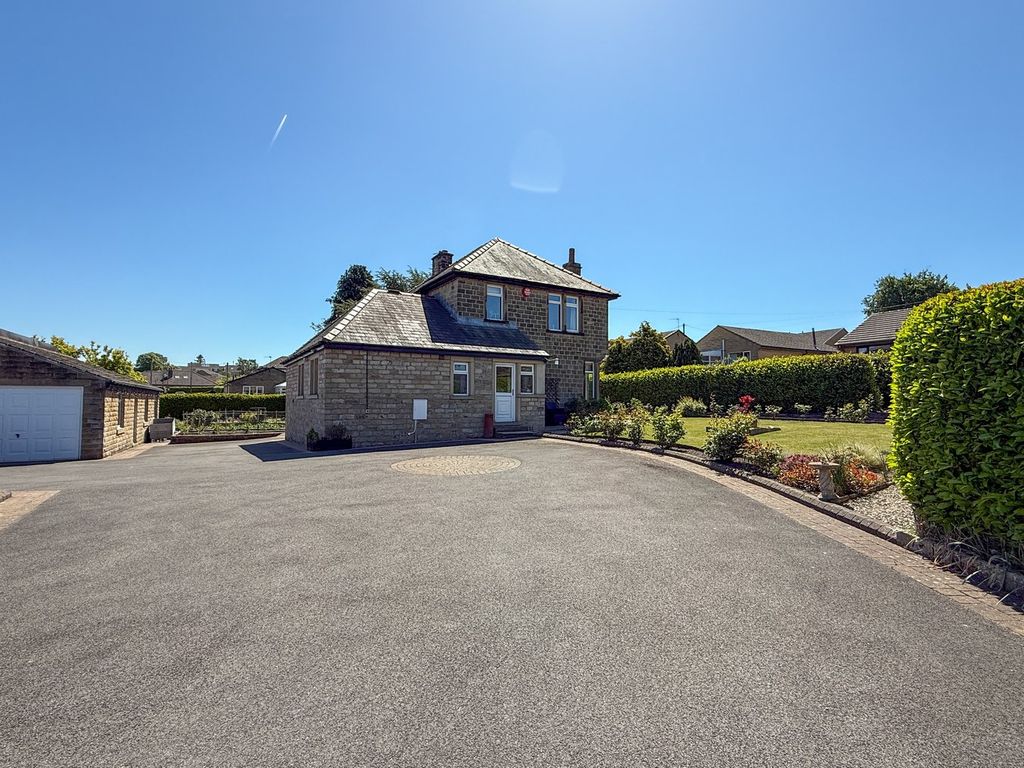 Property photo 2 of 38