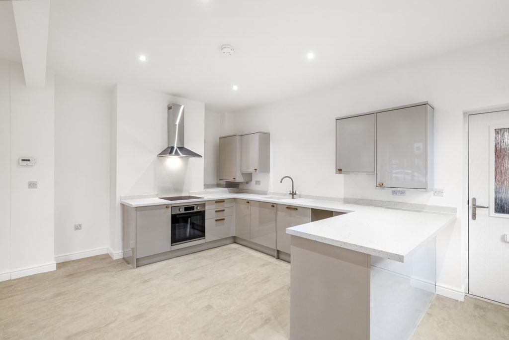 Property photo 3 of 30 4539364