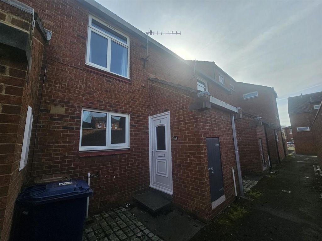 Property photo 1 of 7 External