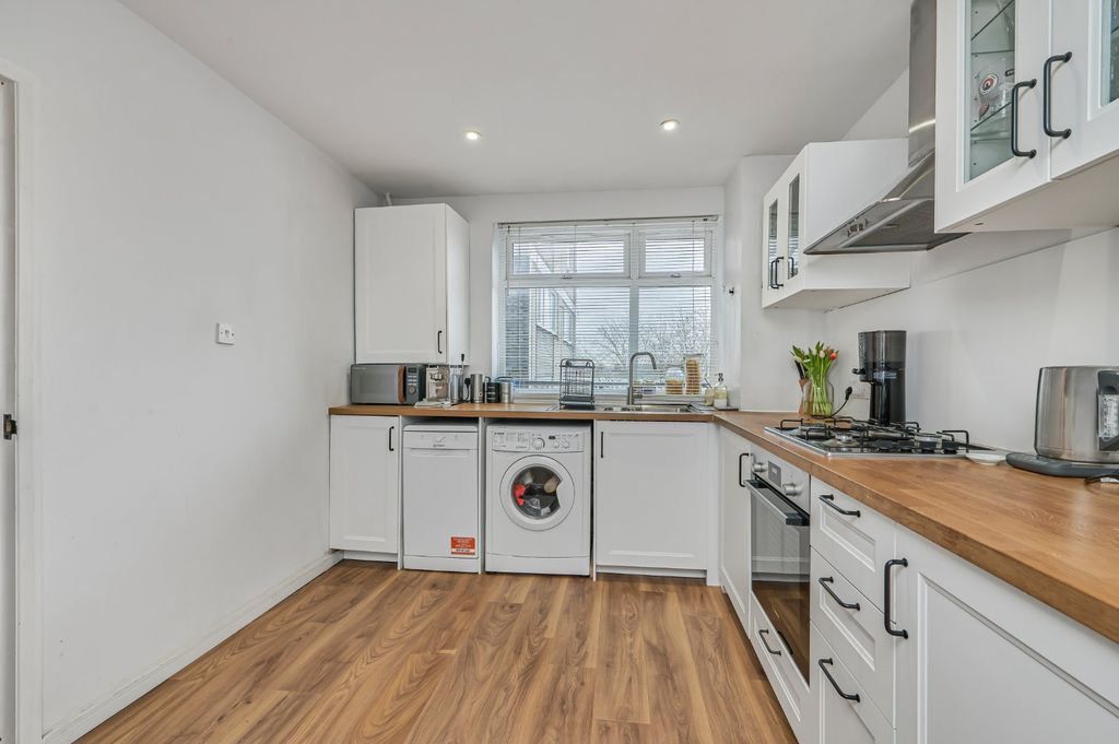 Property photo 2 of 13 Picture No. 21