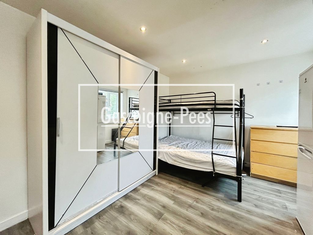 Property photo 2 of 4