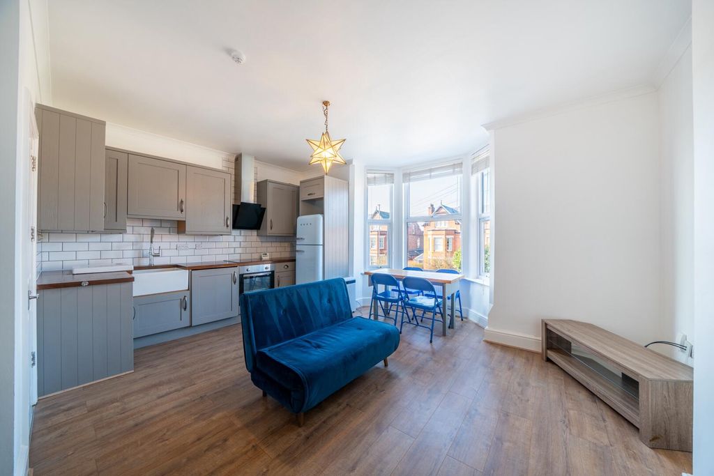 Property photo 2 of 14 Kitchen