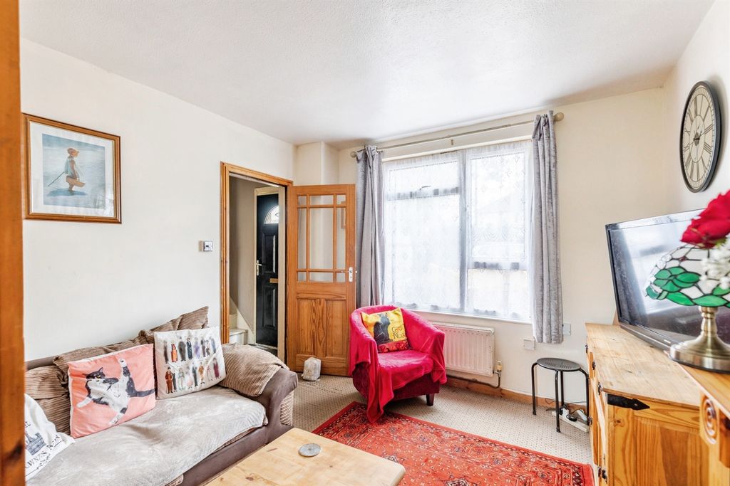 Property photo 3 of 17