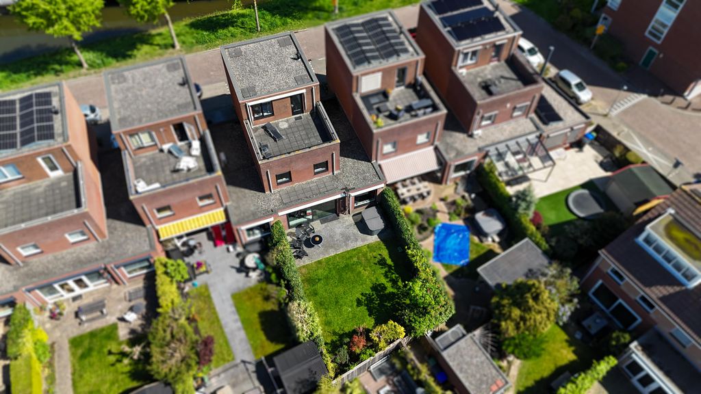 Property photo 3 of 35